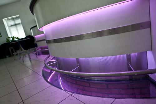 Hotel Blues - image 13