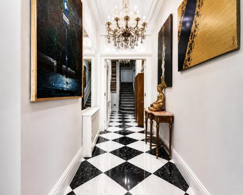 64 Eccleston Square