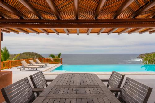 Swimmingpool, Villa La Ceiba in Costa Careyes