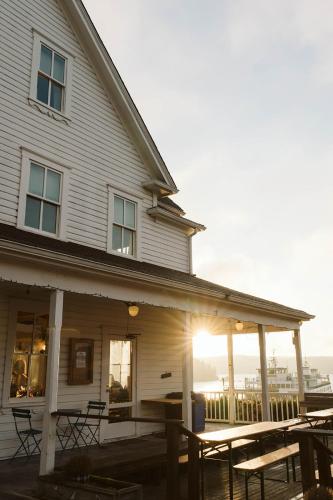 . Orcas Hotel