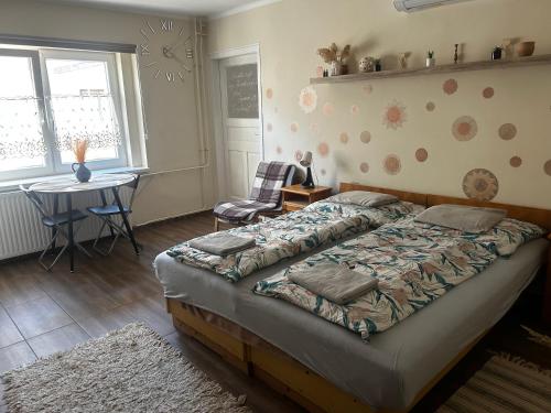 Bor-Túra Apartman (Bor-Tura Apartman) in Badacsonytördemic