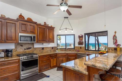 Beautiful Beach House Right on the Sea of Cortez in Buena Vista