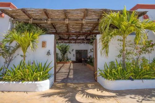 Beautiful Beach House Right on the Sea of Cortez in Buena Vista