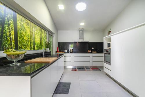 ห้องครัว, Host In Olivença (Host In Olivenca) in วิลลา โนวา เดอ ฟามาลิเคา