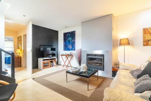 ห้องส่วนกลางสำหรับนั่งเล่น/ดูทีวี, Host In Olivença (Host In Olivenca) in วิลลา โนวา เดอ ฟามาลิเคา