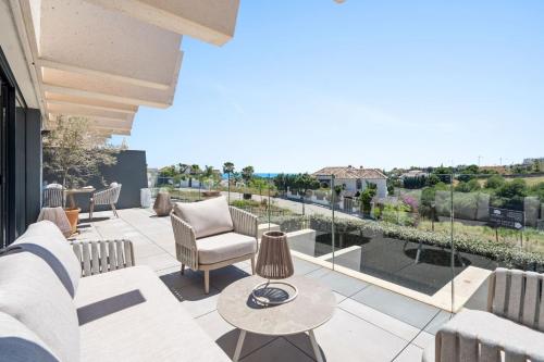 Luxe 3BR Apt With Wellness in Oasis 325 Estepona