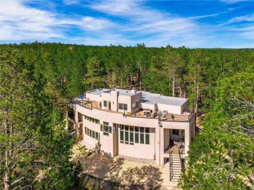 Spectacular Mountain Oasis - Hot Tub & Home Theater – khách sạn tại Gleneagle