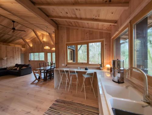 Villa surf-yoga with private lush garden & sandy stream in Mezos