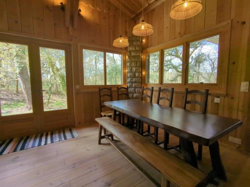 Villa surf-yoga with private lush garden & sandy stream in Mezos