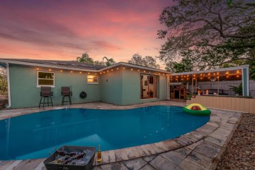 Clearwater Beach House - Heated Pool - Hot Tub in Largo, USA