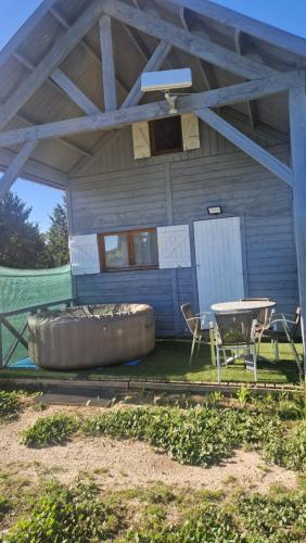 Chalet à la campagne 40m2 (Chalet a la campagne 40m2) in 沙勒瓦勒