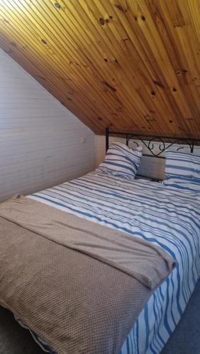 Chalet à la campagne 40m2 (Chalet a la campagne 40m2) in 沙勒瓦勒