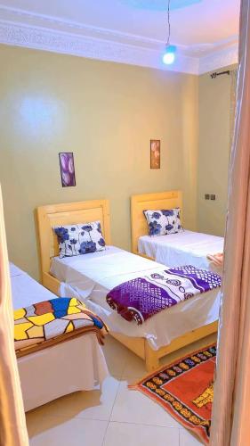 يطلب عقد الزواج بالنسبة للمغاربة A marriage certificate is required for in Ghazoua