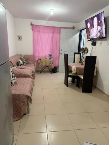 House 15 minutes from GDL Airport and VFG Arena in La Alameda