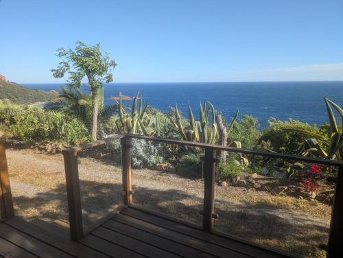 Mobile Evasion OKPL Chalet vue mer in Le Dramont