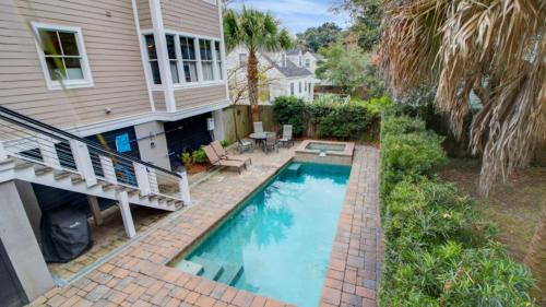 2207 Cameron by AvantStay Rooftop Deck w Views in Isle of Palms, USA