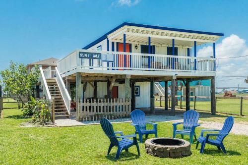 Sun & Salt Beach Pad - Cozy, Cute & Tail-Wagging Approved!, Серфсайд-Бич