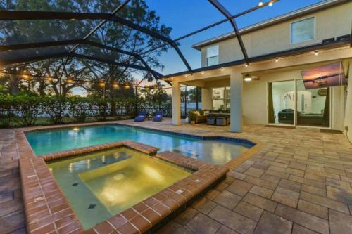 6BR Heated Pool + Spa, Gym+ Peloton, Theater, GameRoom in Tampa, USA