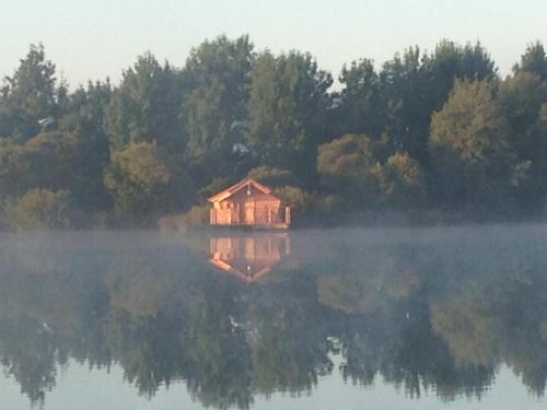 Family Floating Hut