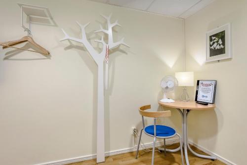 City Hostel Room Type - Single Room with Shared Bathroom