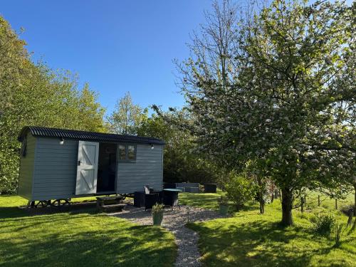 Greatwood Shepherds Hut 1