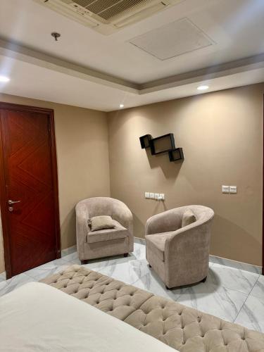 Royal Swiss Apartments Lahore - Gold Crest DHA luxuryapartmentspk - image 14