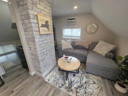 Bright & Updated 1BR in the heart of Levittown in Plainedge (NY)