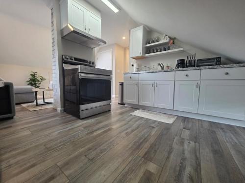 Bright & Updated 1BR in the heart of Levittown in Plainedge (NY)