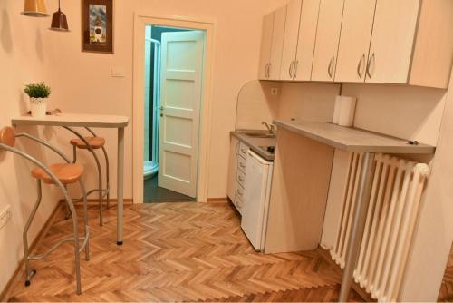 Bojan Central Apartment - image 5