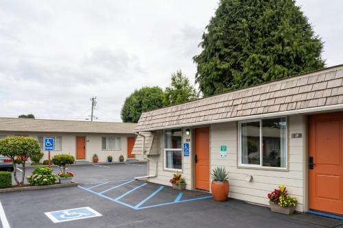 6 Rivers Motel Fortuna near Hwy 101