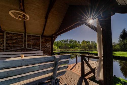 Balkons/terase, Holiday home with sauna, jacuzzi and private pond in Lipusz