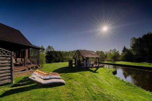 Dārzs, Holiday home with private pond, jacuzzi and sauna in Lipusz
