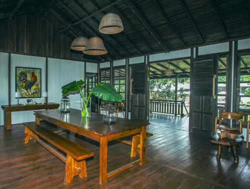 Bobocha Tangkoko Nature Resort in Rinondoran