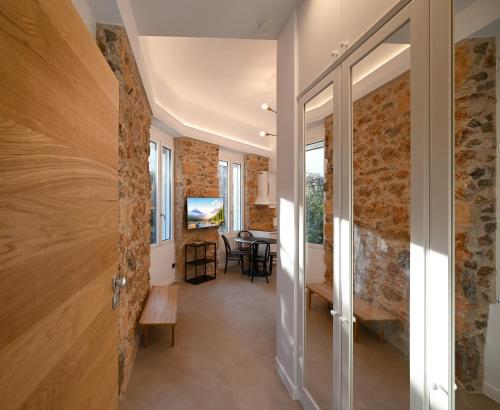 Athenea Hill Suites