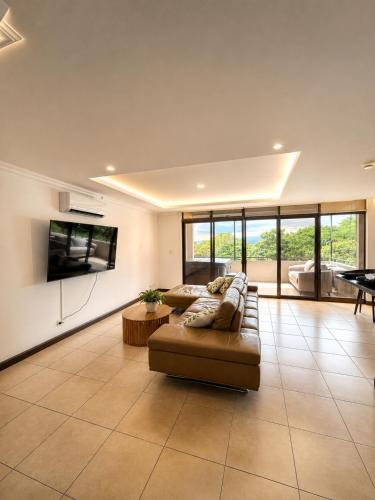 CR MARIPOSA RENTALS Luxury 2-Story Penthouse with Private Jacuzzi in Río Oro