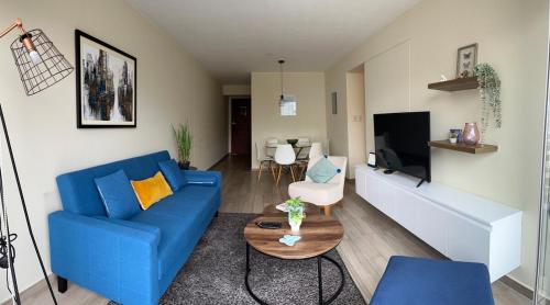 Heart of Miraflores - 4BR - Steps to Kennedy Park