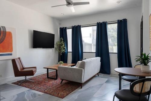 Downtown Loft No 1814 – khách sạn tại Cedars