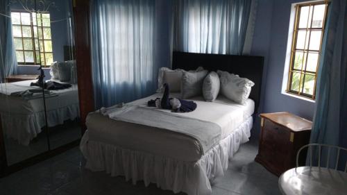 Little savoy guest house in Runaway Bay