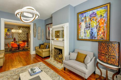 Historic Georgetown Townhome Walkable Location! in Washington, USA
