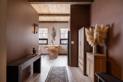 Pulaski Point Properties in Ravenswood Gardens