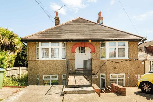 Swingate Lane Stay near Danson House
