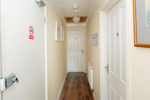 Swingate Lane Stay near Danson House