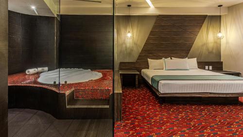 Uniko Living Roma – Mexico City, CT