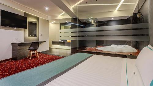 Uniko Living Roma – Mexico City, CT