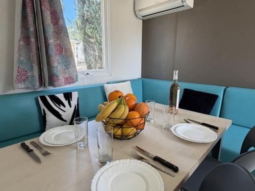 Mobil-home pour 8 avec terrasse à Villecroze - API-1-52-1068 (Mobil-home pour 8 avec terrasse a Villecroze - API-1-52-1068) in Villecroze ciems