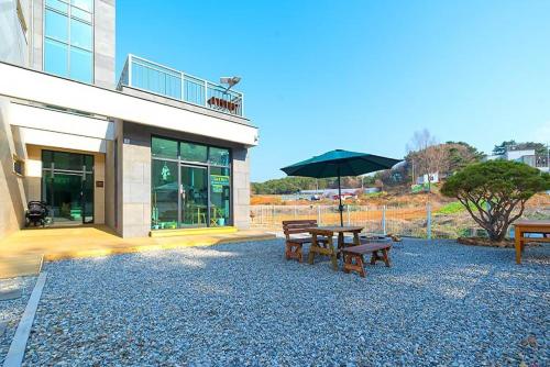 Taean The Blueness Pool Villa Pet Pension in Taean-gun