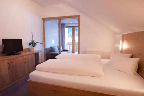 Erlebnishotel Fendels - image 10