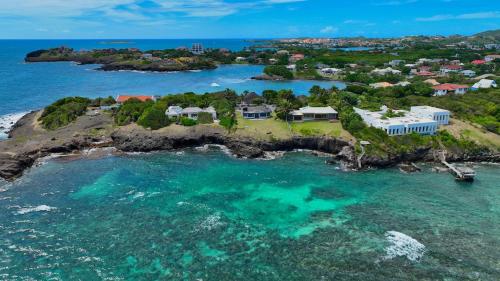 Spacious Ocean Front House With Gated Entrance – khách sạn tại Lance aux Epines