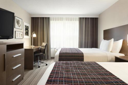 Country Inn & Suites by Radisson, Platteville, WI