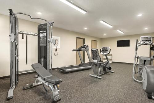 Country Inn & Suites by Radisson, Platteville, WI